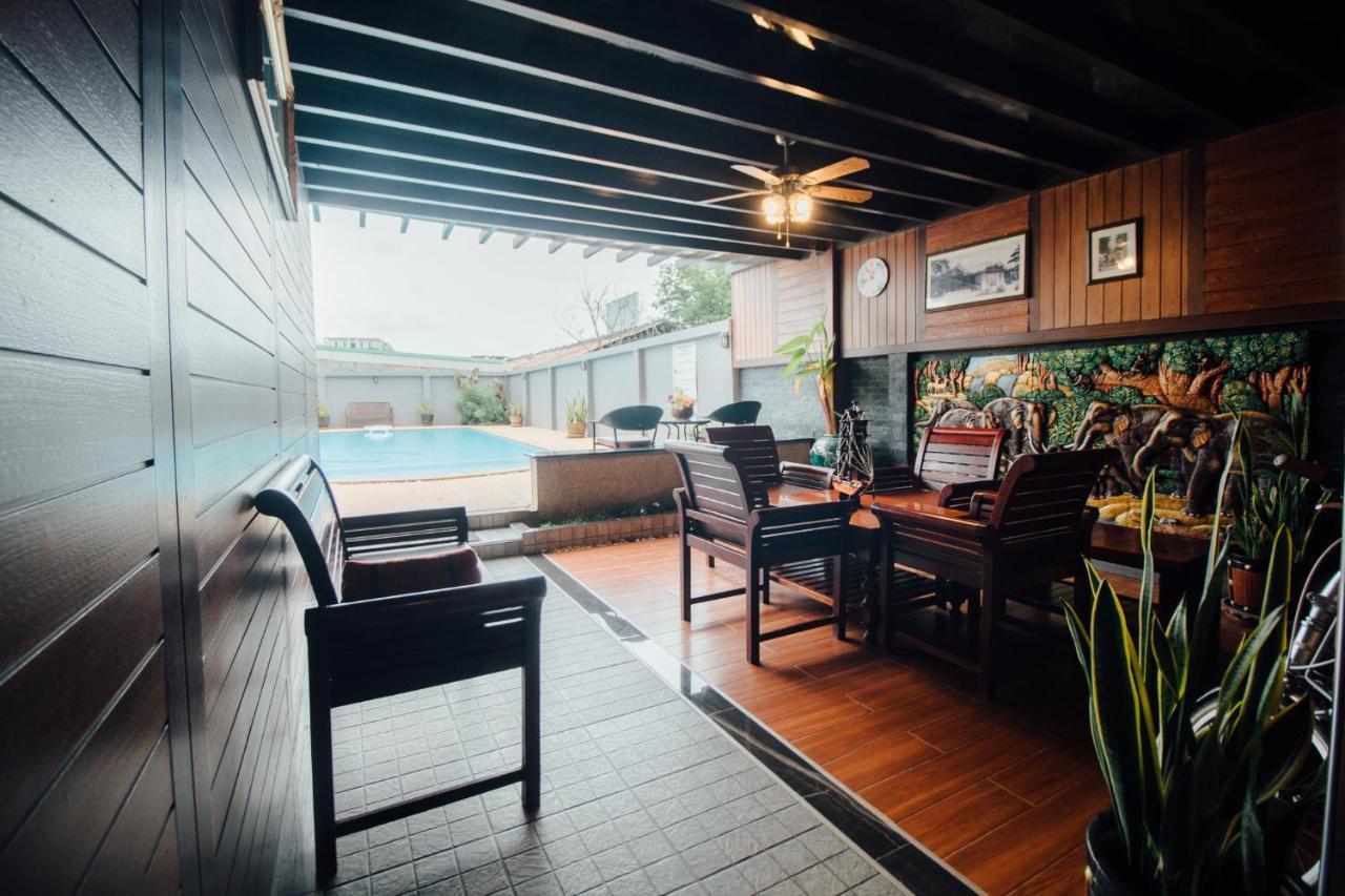 Iyara Hua Hin Lodge Exterior foto