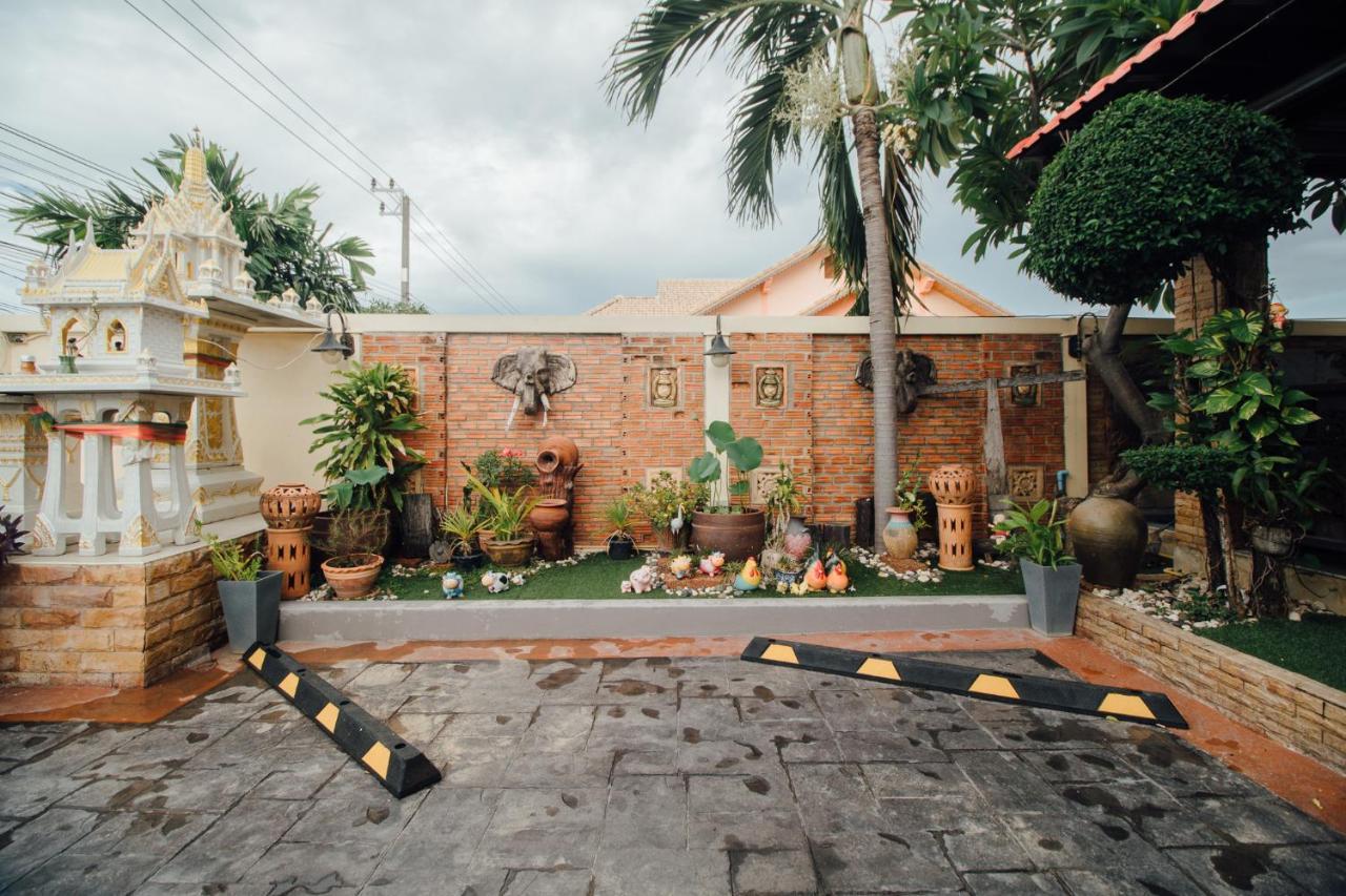 Iyara Hua Hin Lodge Exterior foto